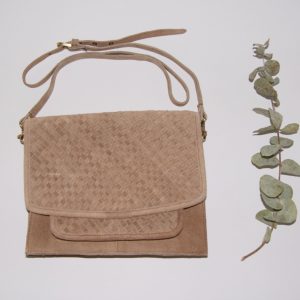 Bolso beige de piel trenzada para mujer con correa regulable